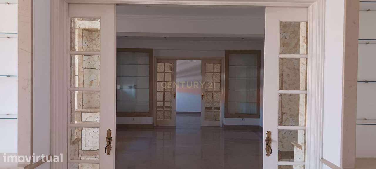Luxuoso Apartamento com 8 assoalhadas em Alvalade, Estados unidos da A - Grande imagem: 2/33