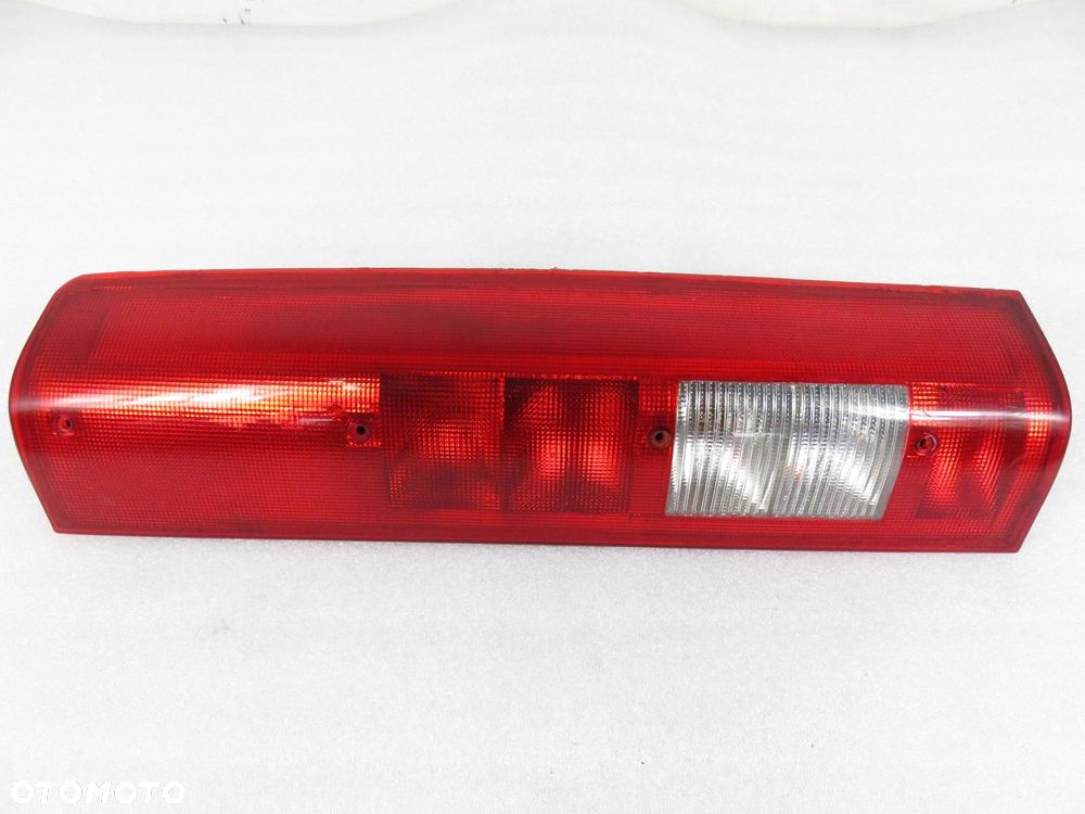 LAMPA PRAWA TYLNA IVECO DAILY III 8682022900906 - 1