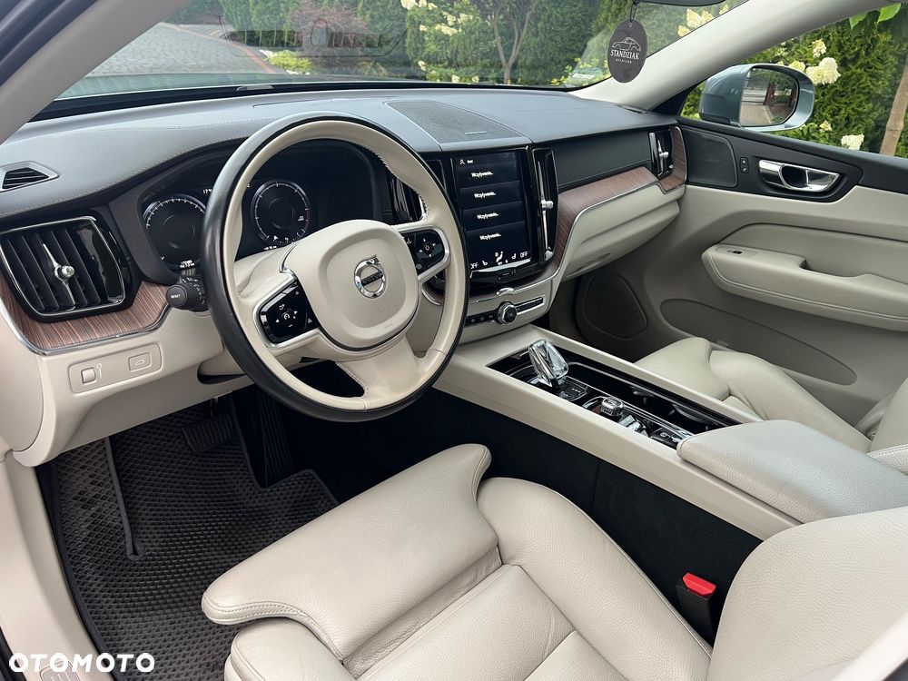 Volvo XC 60 B4 D AWD Inscription - 22