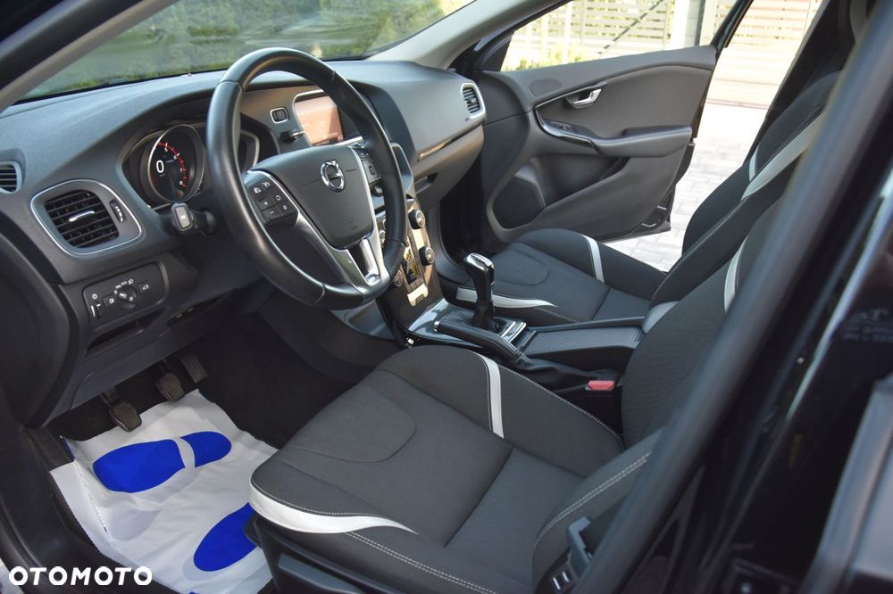 Volvo V40 T3 Momentum - 14