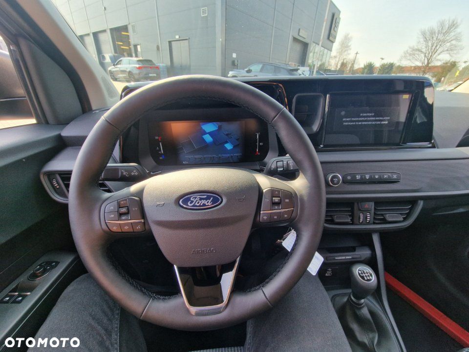 Ford Transit Courier - 13