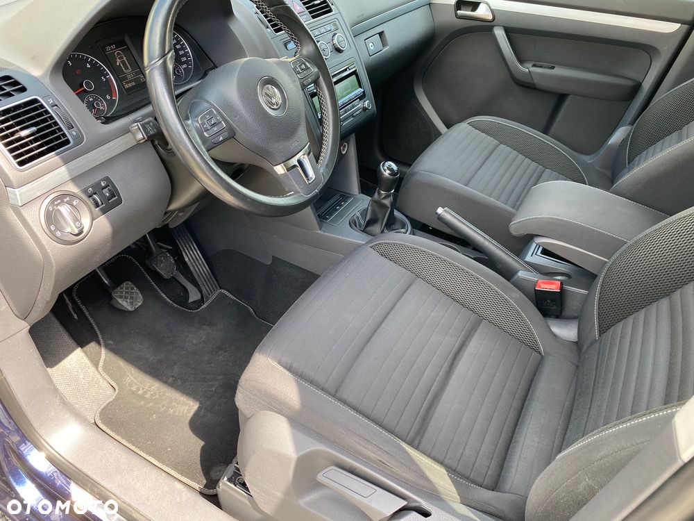 Volkswagen Touran 2.0 TDI DPF BlueMotion Technology Cup - 26