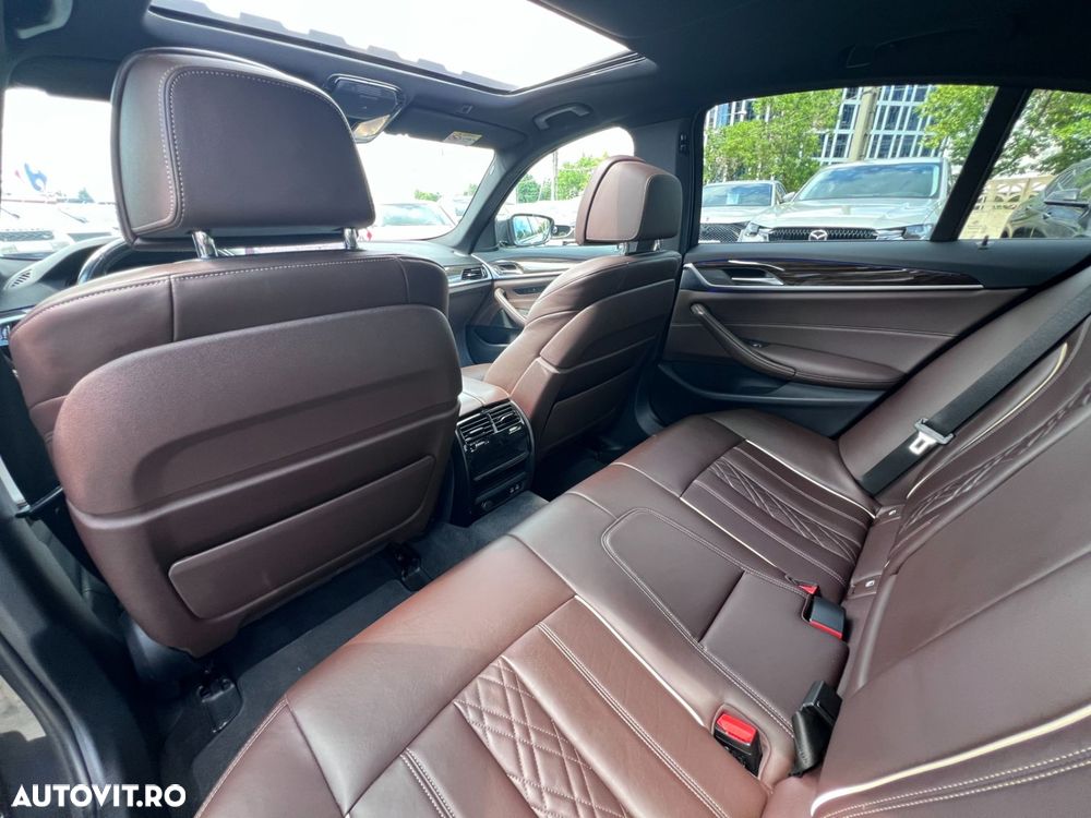 BMW Seria 5 530i AT MHEV - 18