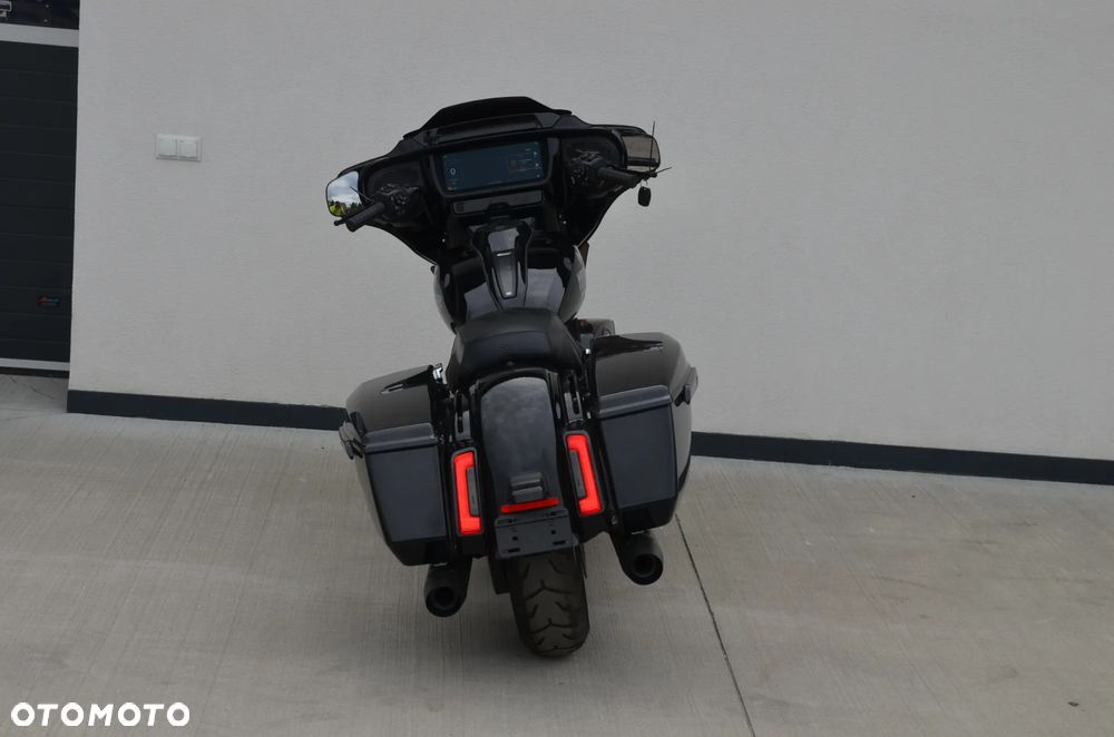 Harley-Davidson Touring Street Glide - 23