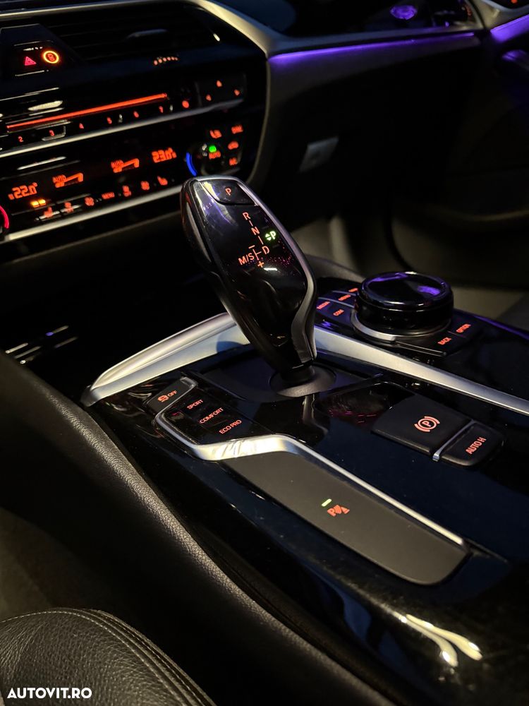 BMW Seria 5 520d AT - 7