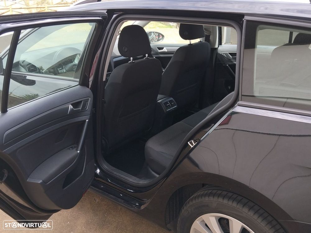 VW Golf Variant 1.6 TDi Confortline - 12