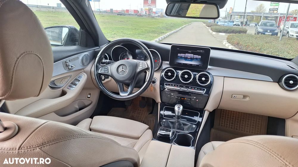 Mercedes-Benz C - 10