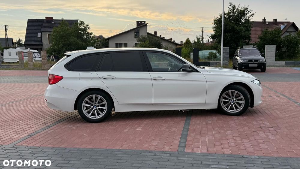 BMW Seria 3 325d - 12