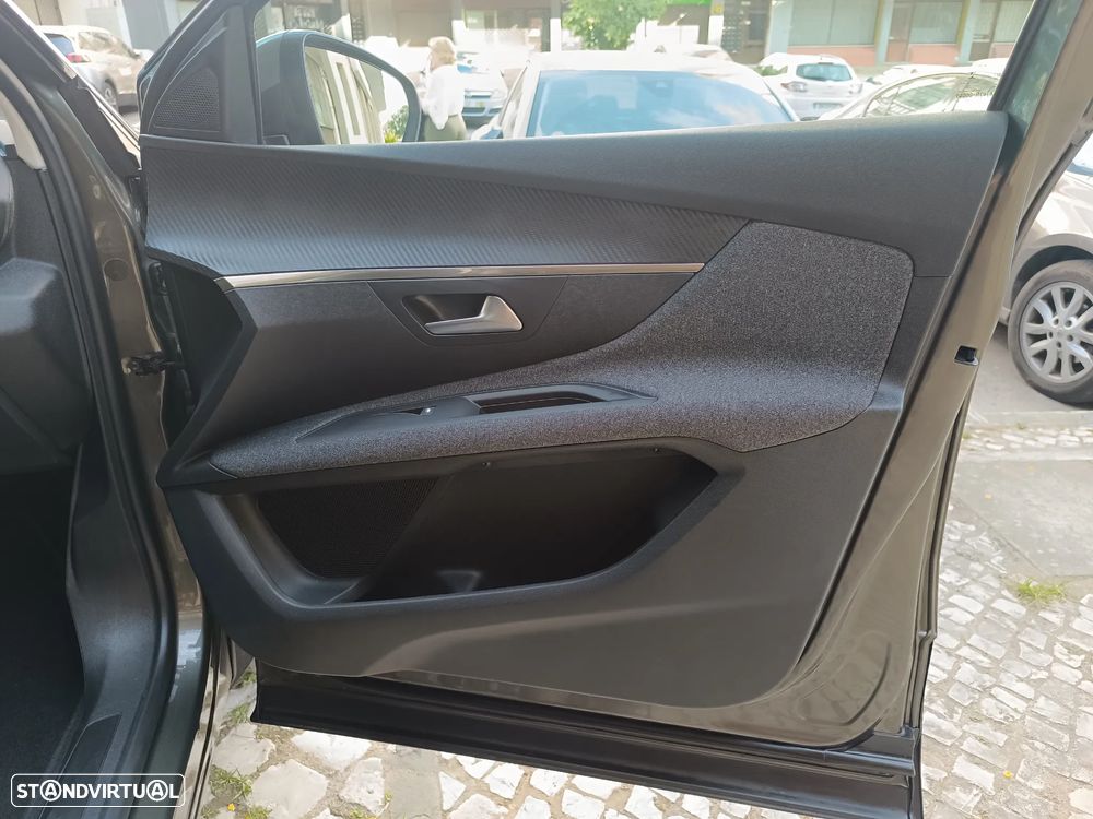 Peugeot 3008 PureTech 130 Stop & Start GPF EAT8 Active Business-Pack - 31
