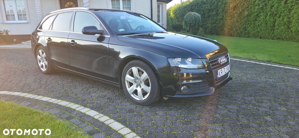 Audi A4 Avant 2011 photo 2