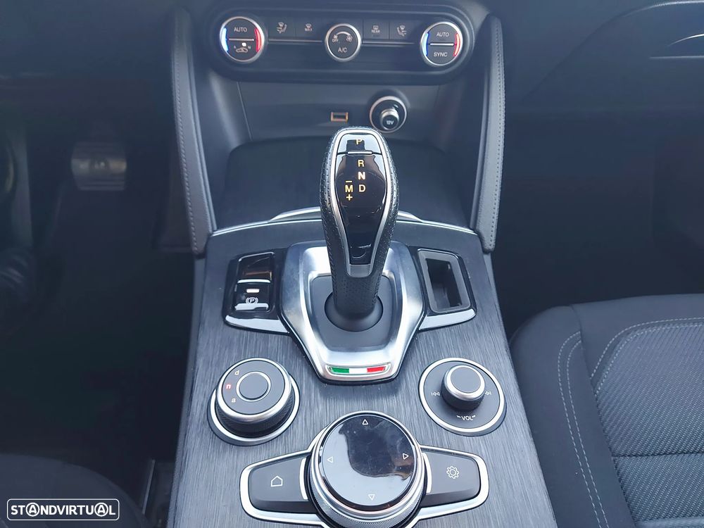 Alfa Romeo Stelvio 2.2 D Super AT8 - 31