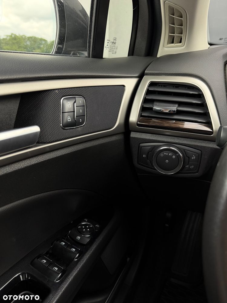 Ford Fusion - 22