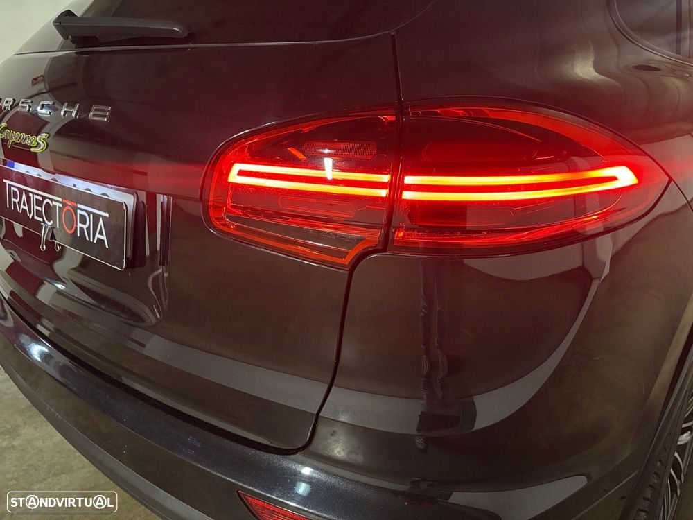 Porsche Cayenne - 16