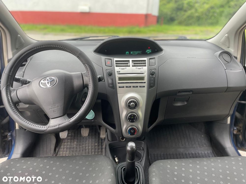 Toyota Yaris - 6
