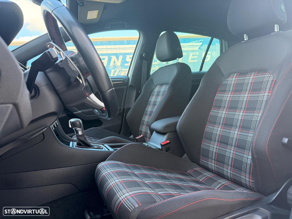 VW Golf GTI Performance BlueMotion DSG - 13