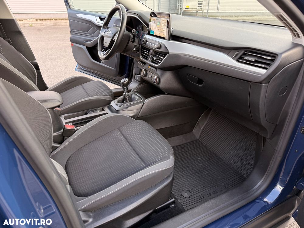 Ford Focus - 8