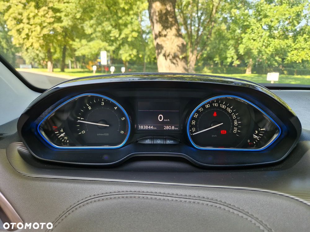 Peugeot 2008 e-HDi FAP 115 STOP & START Allure - 16