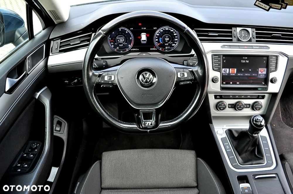 Volkswagen Passat - 6
