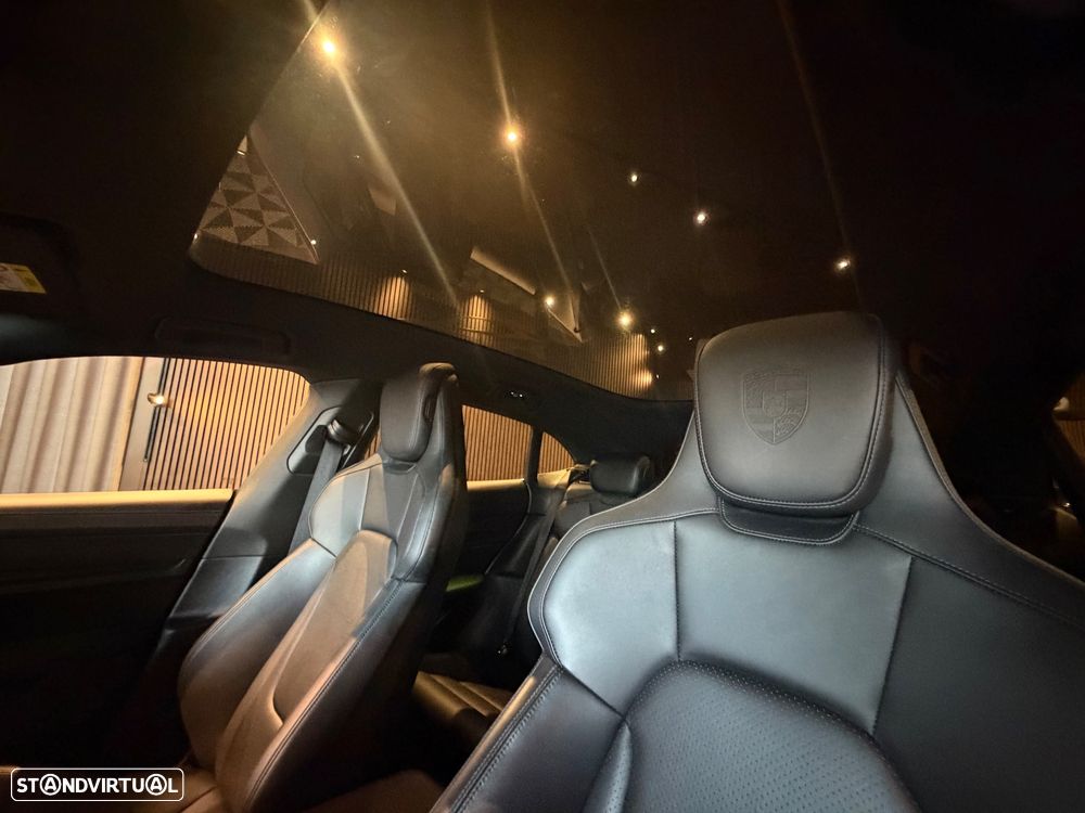 Porsche Taycan Cross Turismo 4S - 30