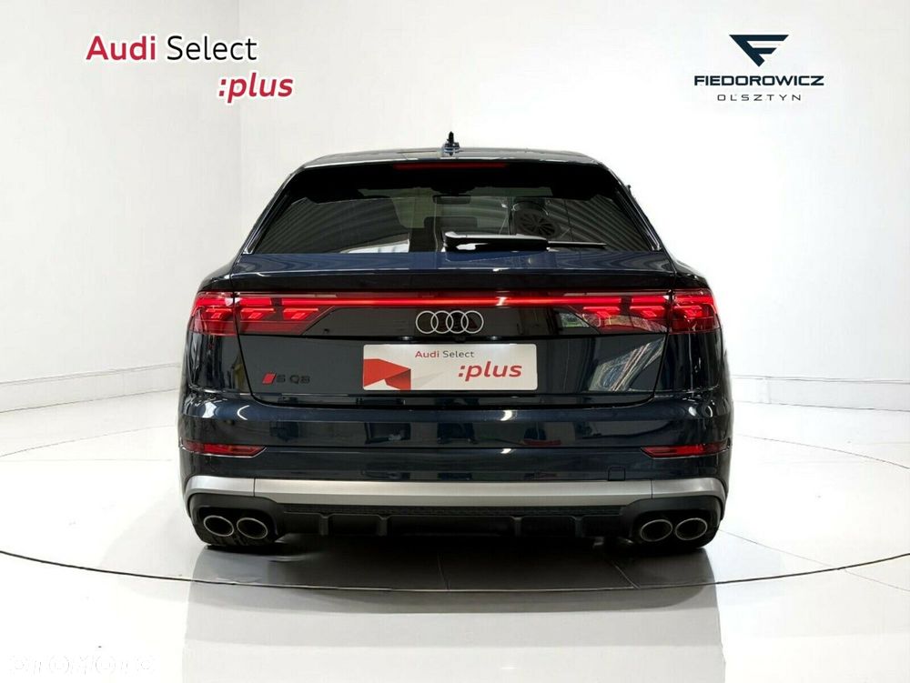 Audi SQ8 - 8