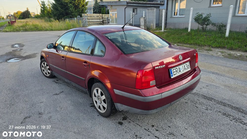 Volkswagen Passat 1.8 - 3