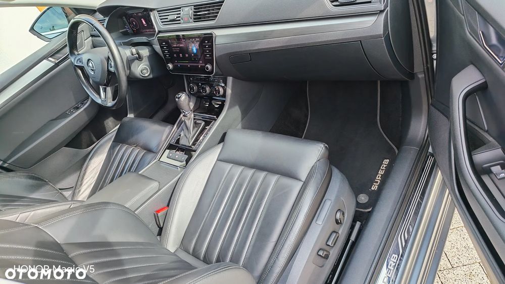 Skoda Superb 2.0 TDI DSG Premium Edition - 8