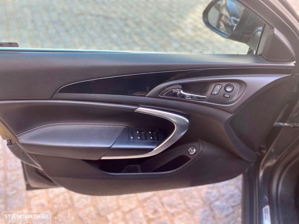 Opel Insignia Sports Tourer - 10