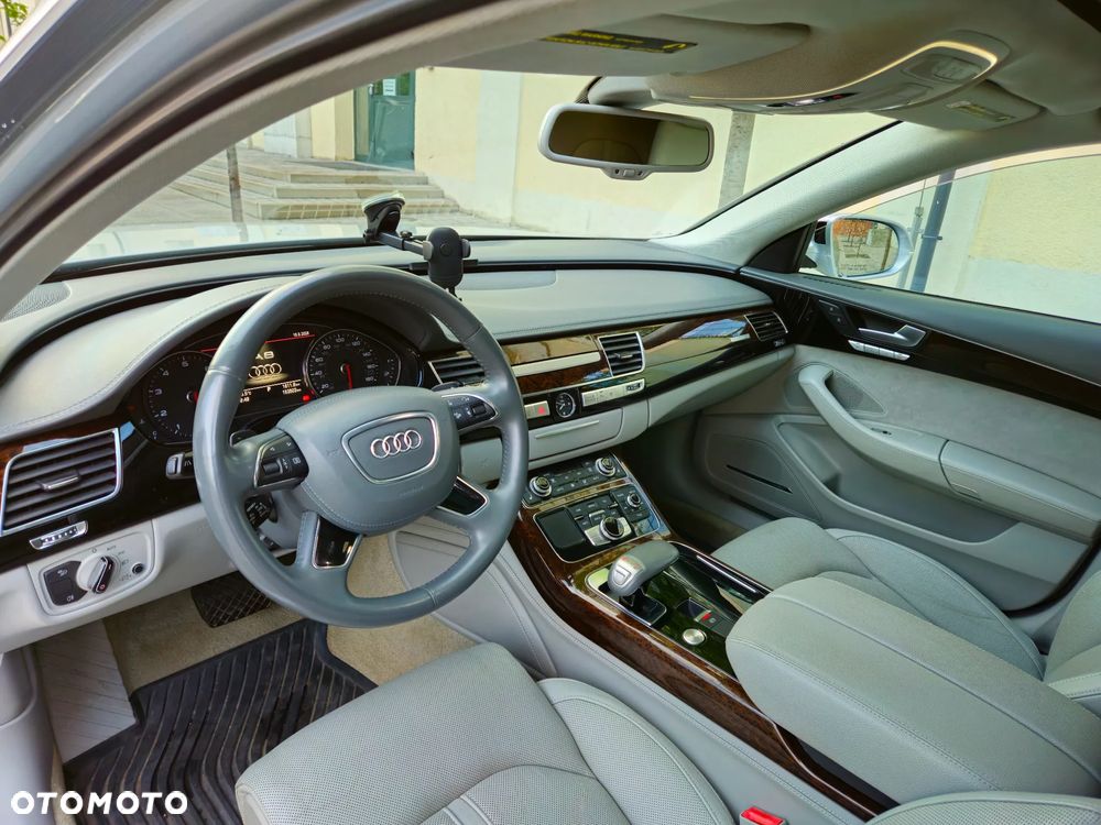 Audi A8 4.2 FSI L Quattro - 13