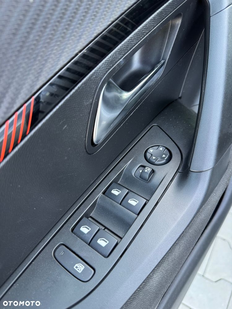 Peugeot 2008 PureTech 130 EAT8 Active - 13