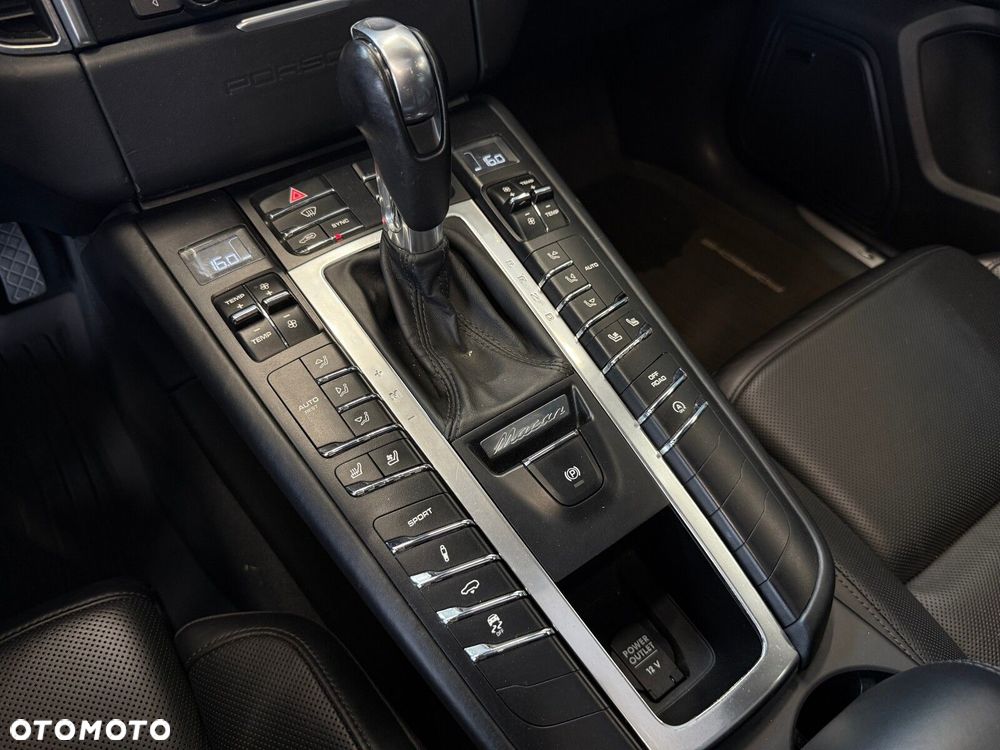 Porsche Macan - 25