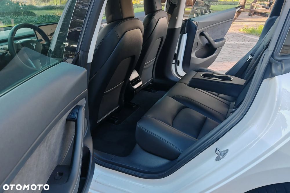 Tesla Model 3 - 15