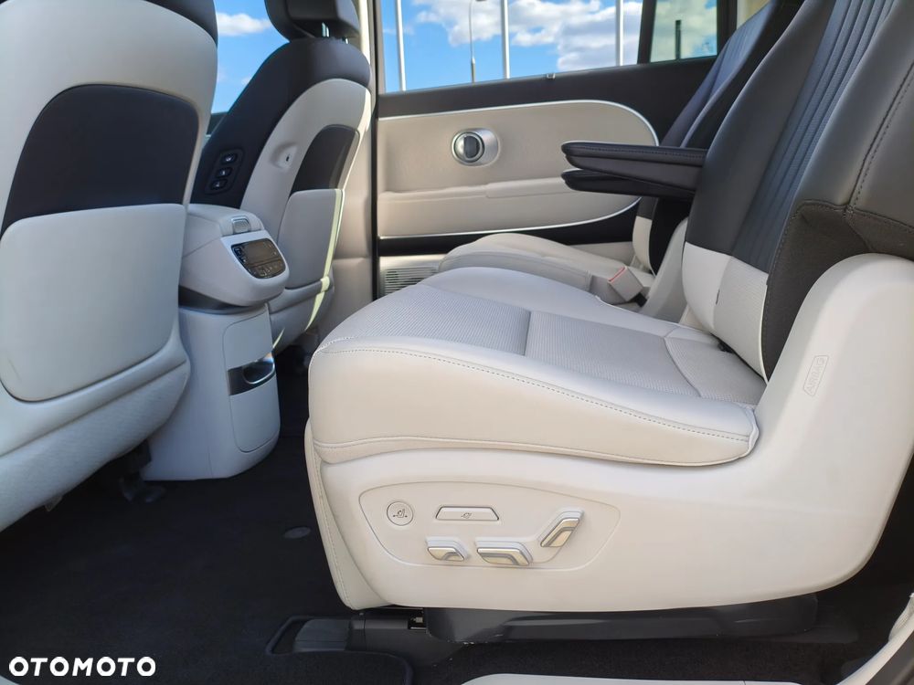Hyundai IONIQ 9 110kWh Calligraphy AWD - 23