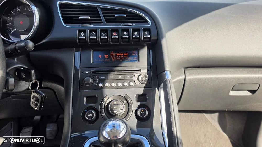 Peugeot 3008 1.6 HDi Allure - 12