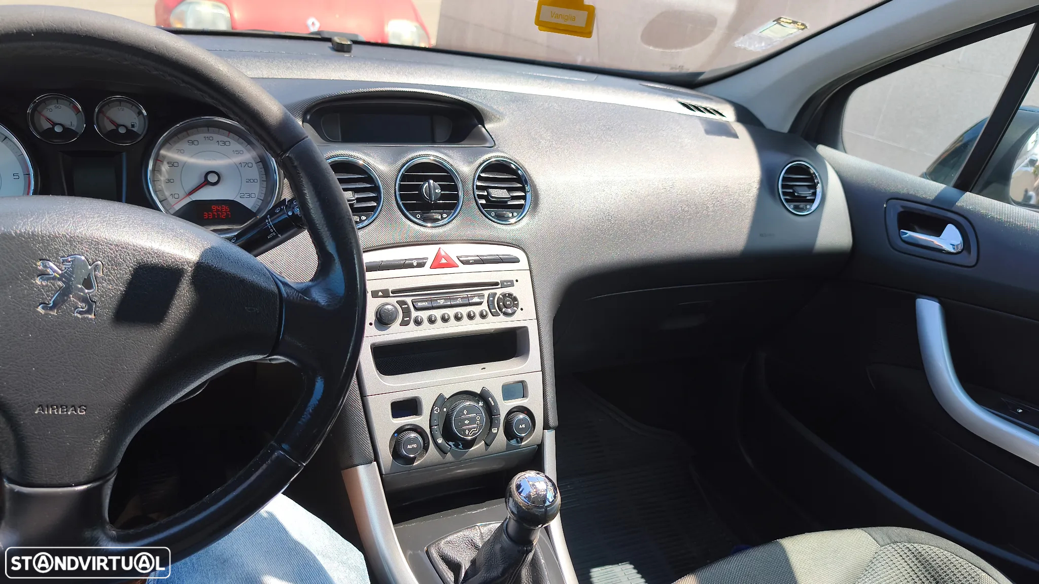 Peugeot 308 1.6 HDi Executive - 17