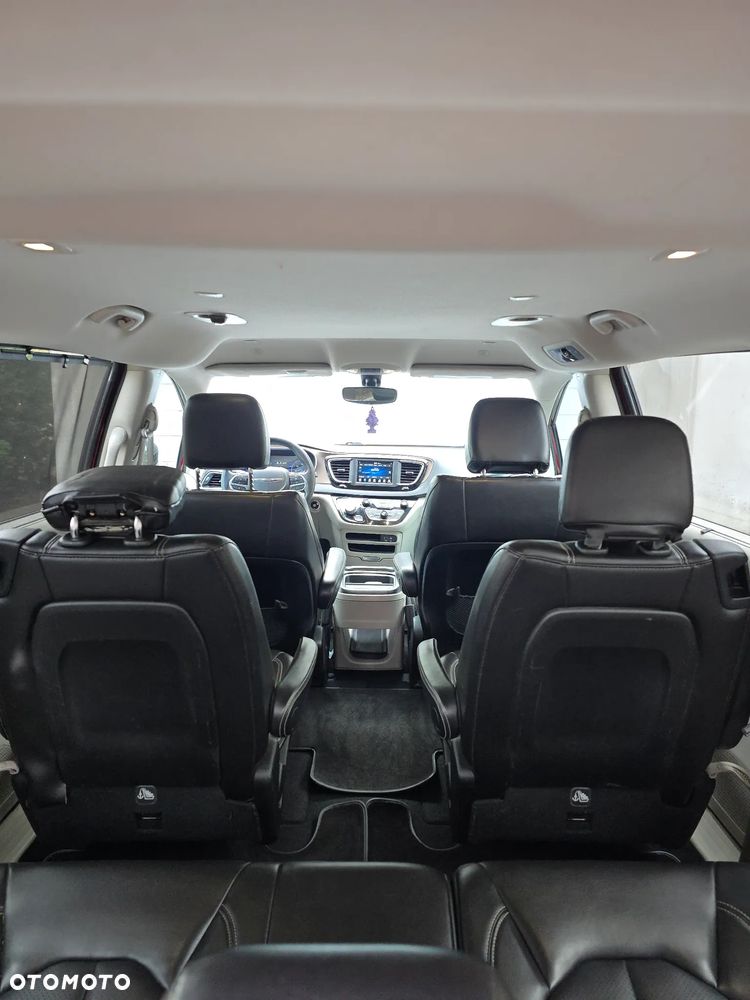 Chrysler Pacifica - 24