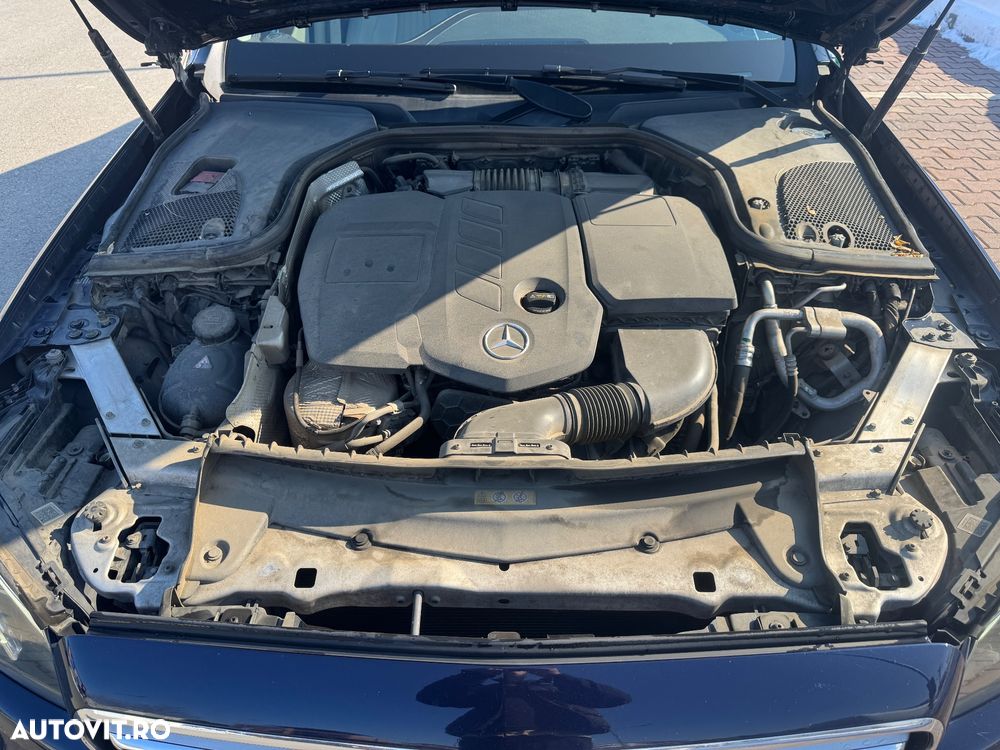 Mercedes-Benz E 220 d 4MATIC Aut. - 32