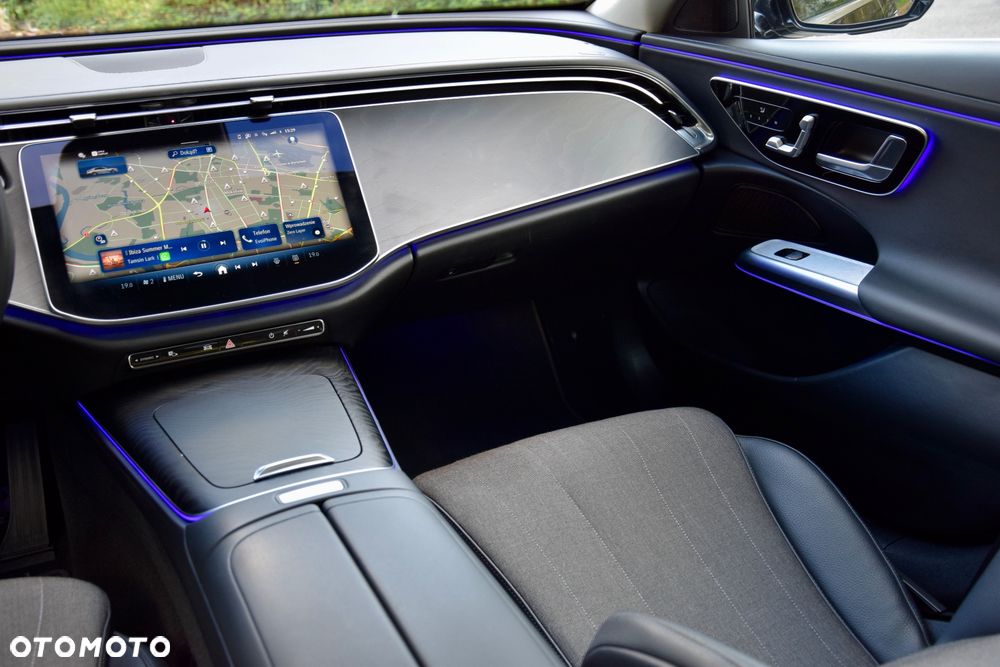 Mercedes-Benz Klasa E 200 mHEV 4-Matic Avantgarde 9G-Tronic - 14