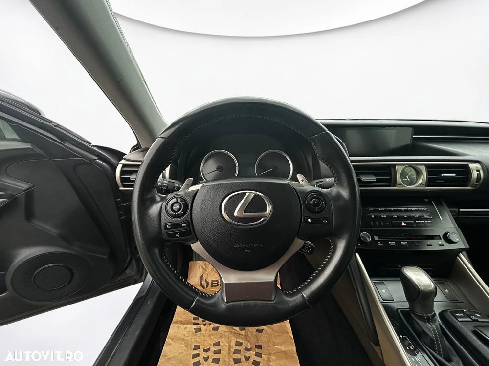 Lexus Seria IS Luxury Line - 10