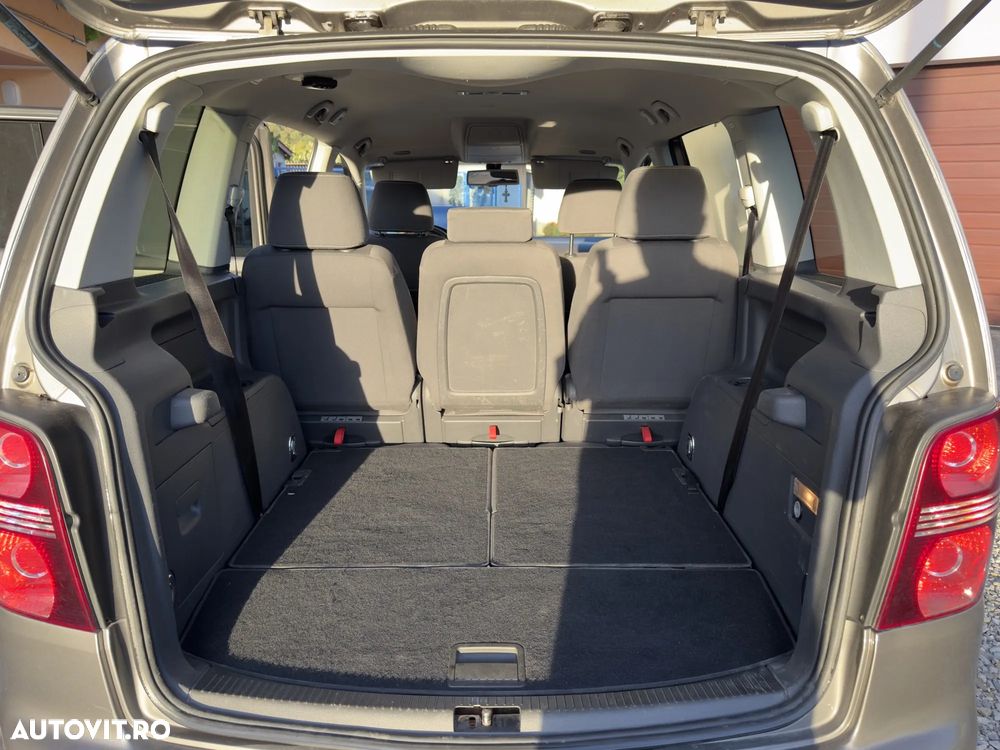 Volkswagen Touran 1.9 TDI DPF Highline - 11