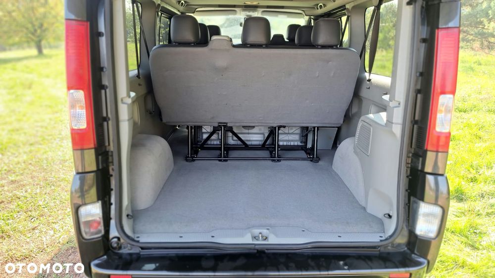 Renault Trafic Grand Passenger Black Edition - 9