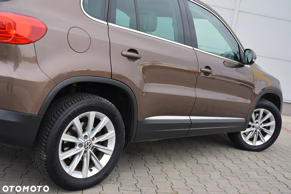 Volkswagen Tiguan 2.0 TDI DPF BlueMotion Technology Exclusive - 23