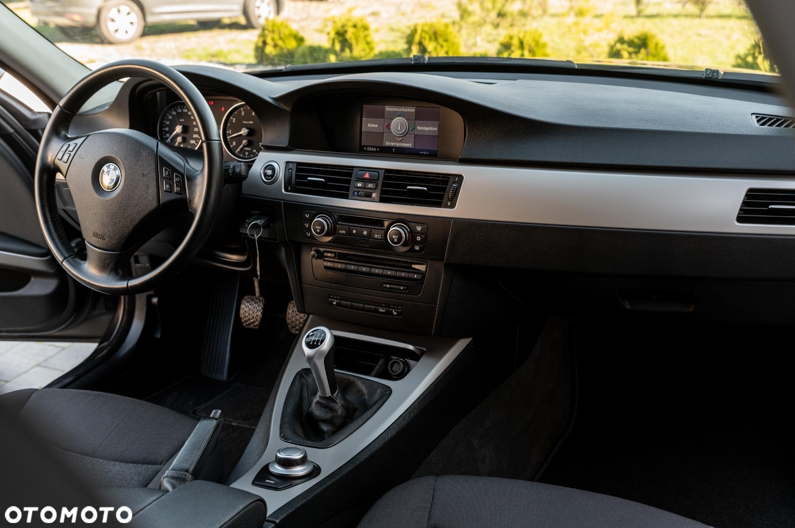 BMW Seria 3 320i Touring - 23