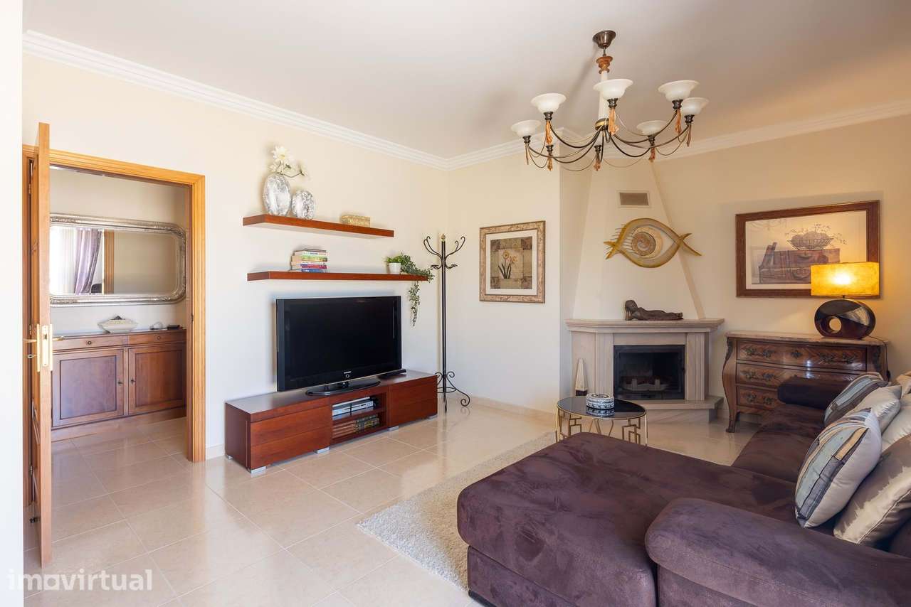 Apartamento T3, convertido em T2 com terraço! - Grande imagem: 5/25