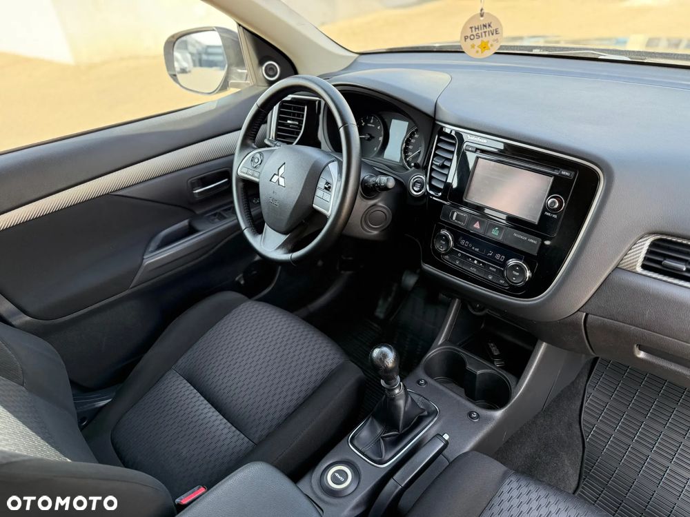 Mitsubishi Outlander 2.2 DI-D 4WD Intense - 13