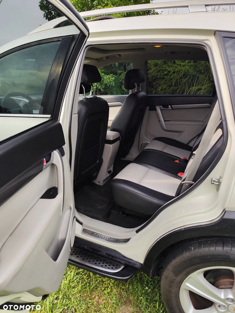 Chevrolet Captiva 2.2 D LTZ - 12