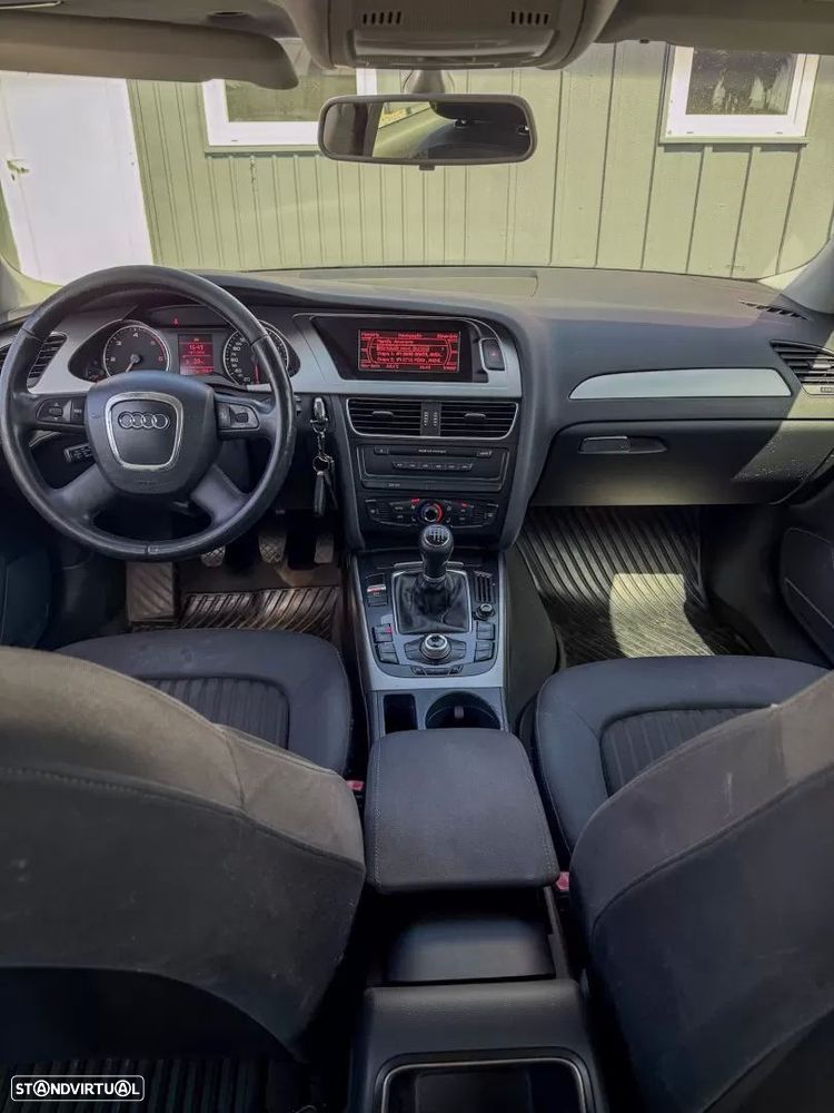 Audi A4 Avant 2.0 TDI Advance - 7