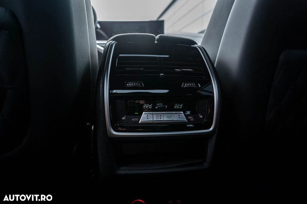 BMW X7 M60i xDrive AT MHEV - 18