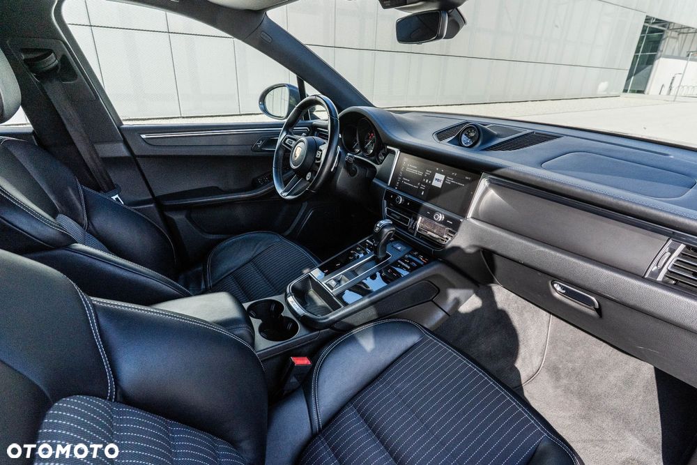 Porsche Macan T - 37