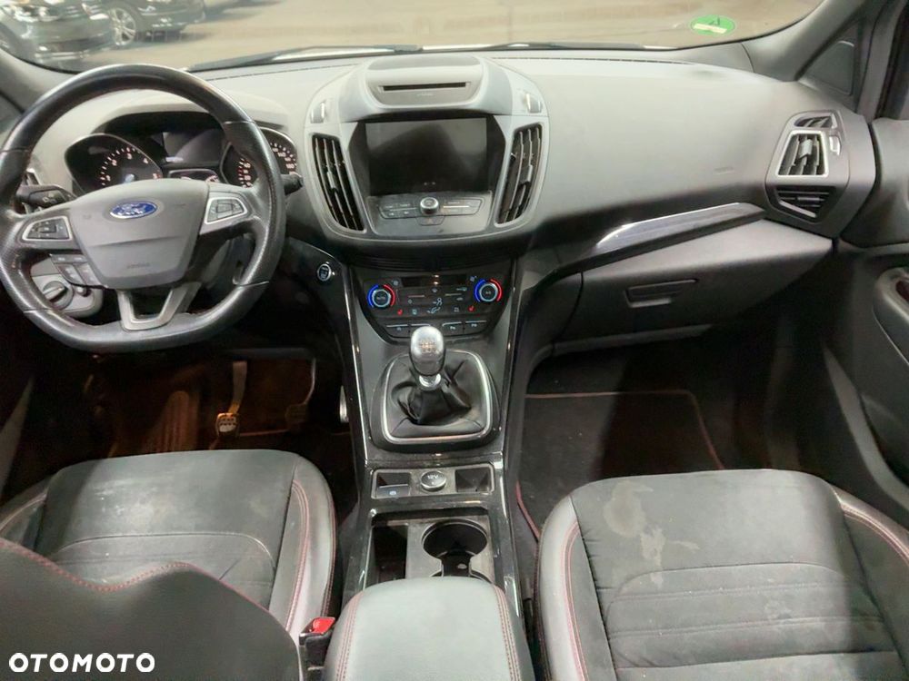Ford Kuga 2.0 TDCi 2x4 ST-Line - 5