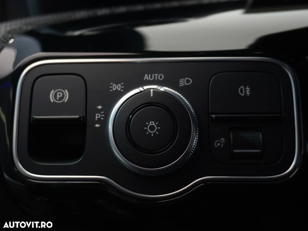 Mercedes-Benz CLA 180 d 7G-DCT - 23